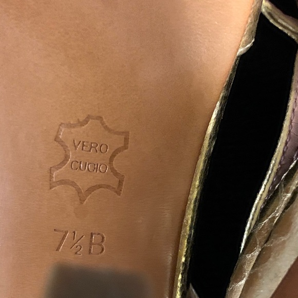 Charles by Charles David gold heels size 7 1/2 - Picture 8 of 10